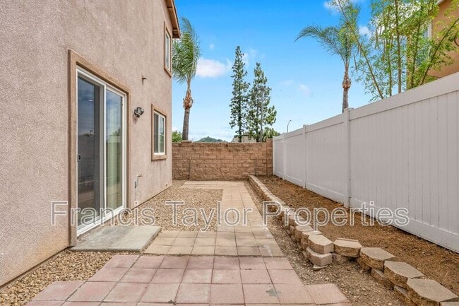 Building Photo - 401 Whitby Gn