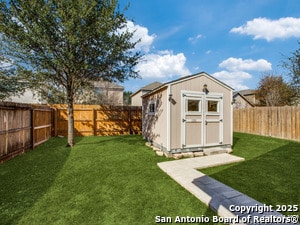 Building Photo - 9007 Oakwood Garden