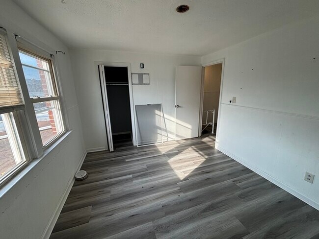 Building Photo - 4 bedroom townhouse Dundalk