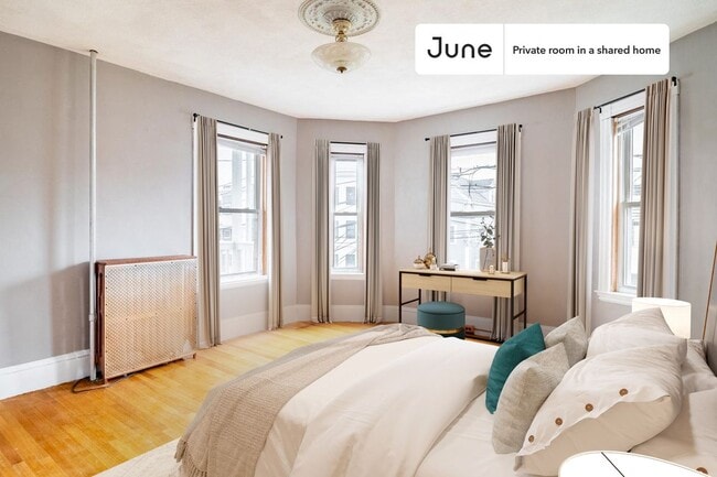 Building Photo - 106 Beacon St