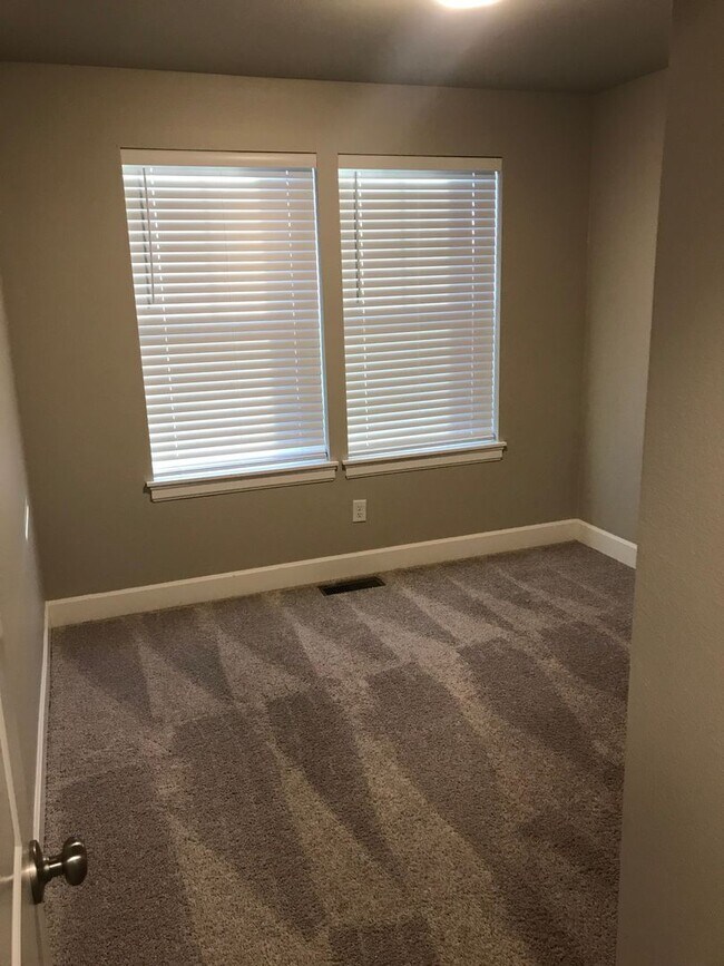 Building Photo - Newer Construction with High End Finishes