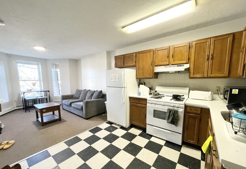 Building Photo - 90 Hammond St