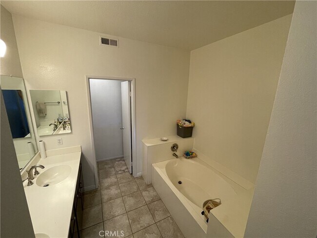 Building Photo - 50 Abrigo-
