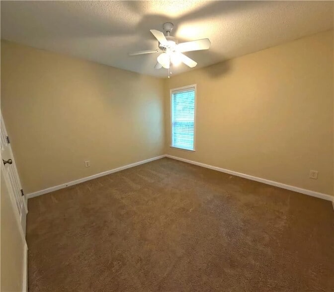Building Photo - 4132 Royal Regency Cir