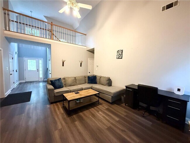 Building Photo - 158 River Park Cir