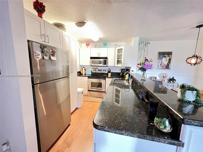 Building Photo - 1229 SW 46th Ave