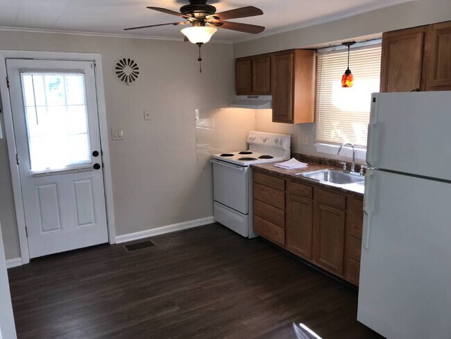 Building Photo - 4637 Southern Blvd