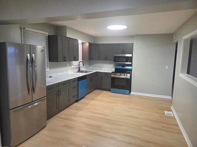 Building Photo - 989 W 1080 N