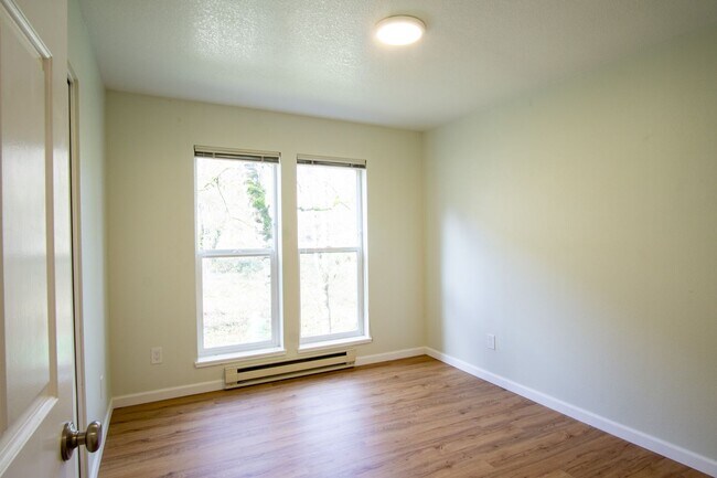 Building Photo - Beautiful & Spacious 2 Bed 2 Bath by Lair Hill Park!