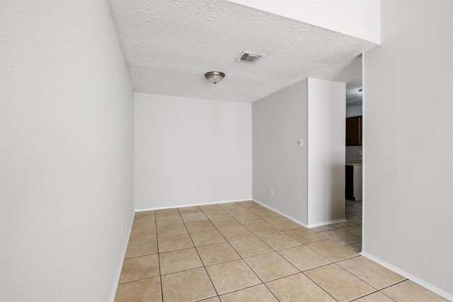 Building Photo - 5420 Ridge Wind Ln