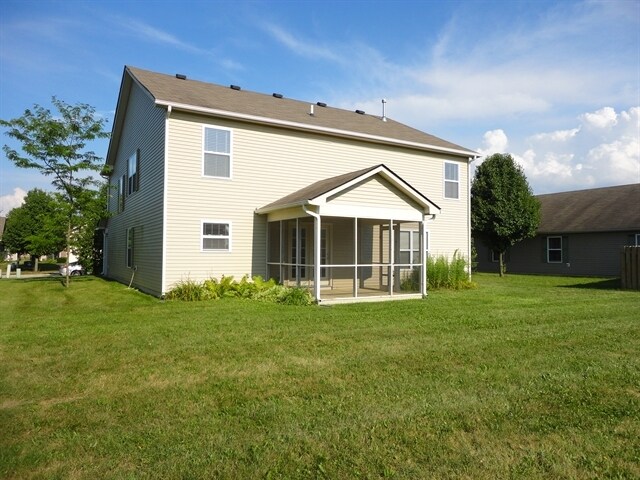 Building Photo - 16947 Tree Top Ct