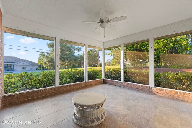 Building Photo - 500 Hidden Hollow Dr