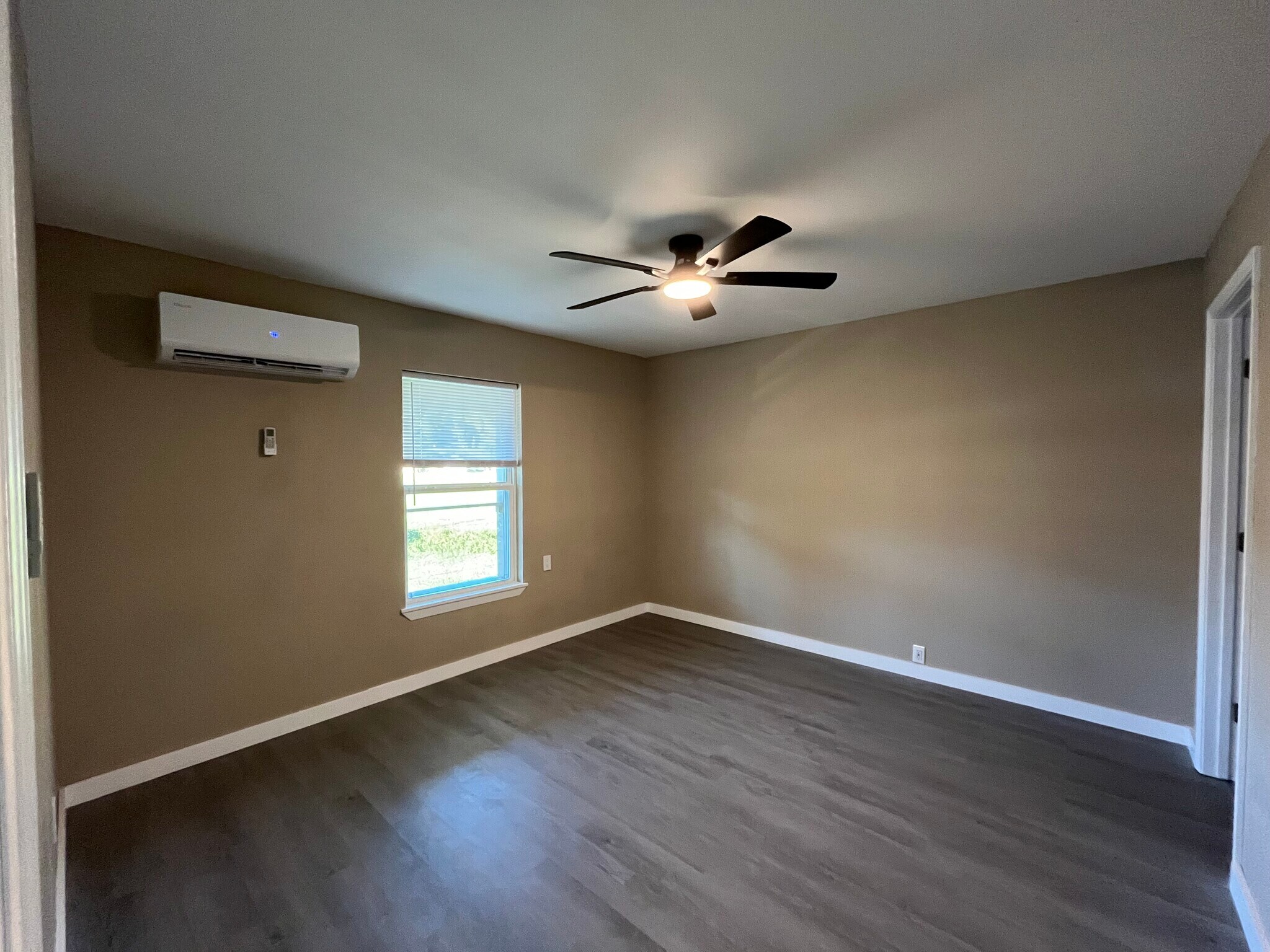 Bedroom (from door) - 47370 Vena Dr
