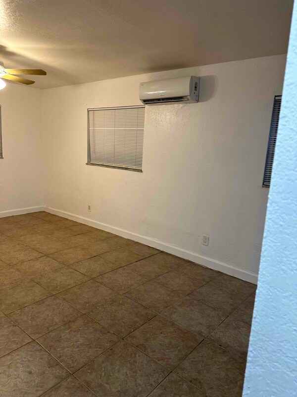 Building Photo - 2720 NW 13th St