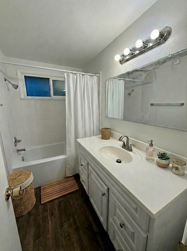 Building Photo - 3 Bedroom, 1 Bath Ranch Home in Northwest Loveland, CO - New Carpet, New Paint, Appliances, Windo...