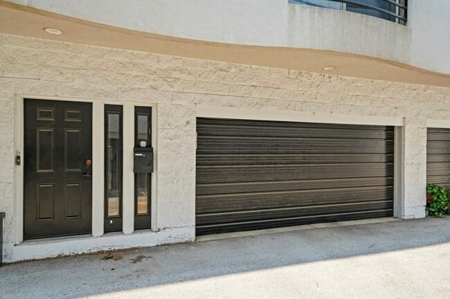Building Photo - 2231 N Lister Ave