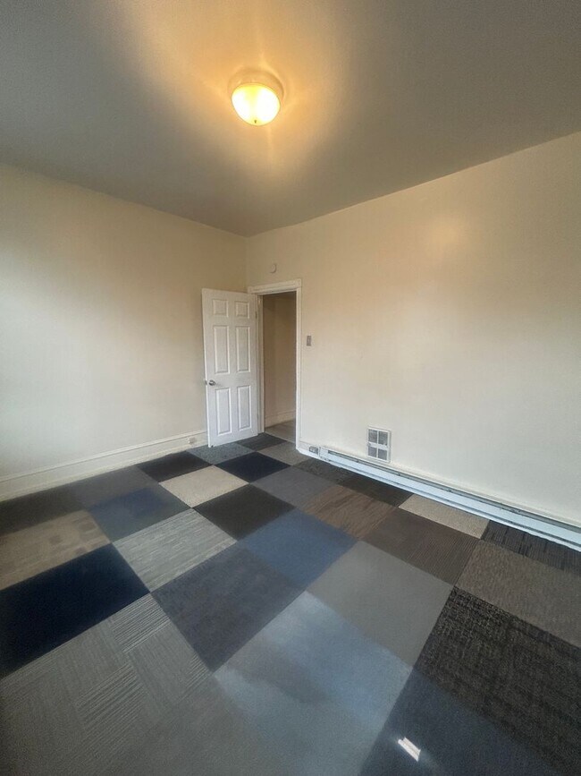 Building Photo - 2211 N 4th St