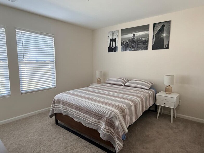 Building Photo - 301 Long Grove Ln