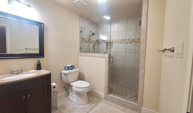 Building Photo - 130 Squires Dr