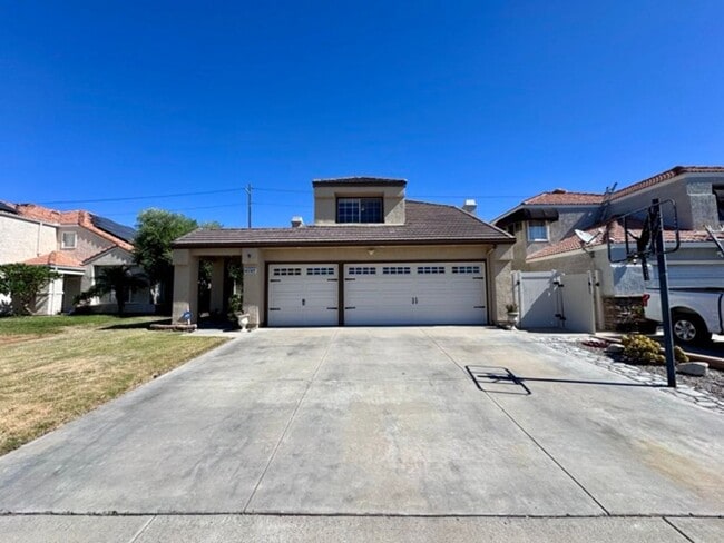 Primary Photo - Spacious 5 Bedroom Home in Menifee Lakes w...