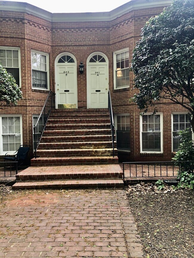 Building Photo - 939 25th St NW