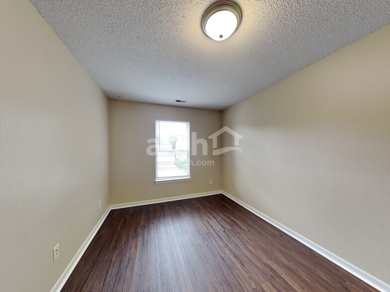 Building Photo - 6063 Bannister Ct
