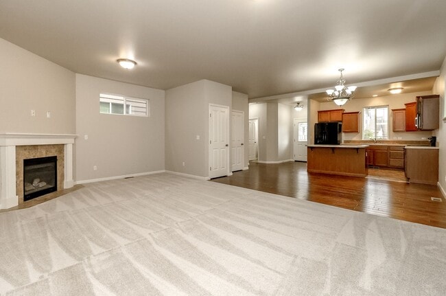 Building Photo - Beautiful Lacey Home with new paint and carpet in Popular Edgewater Community