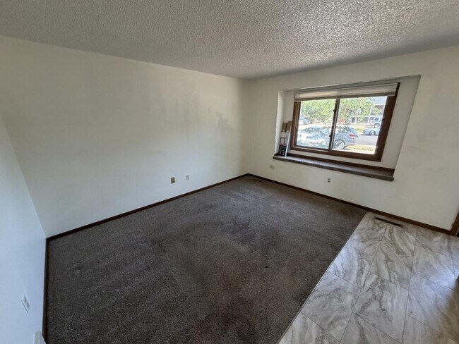Building Photo - 418 Mulberry Dr