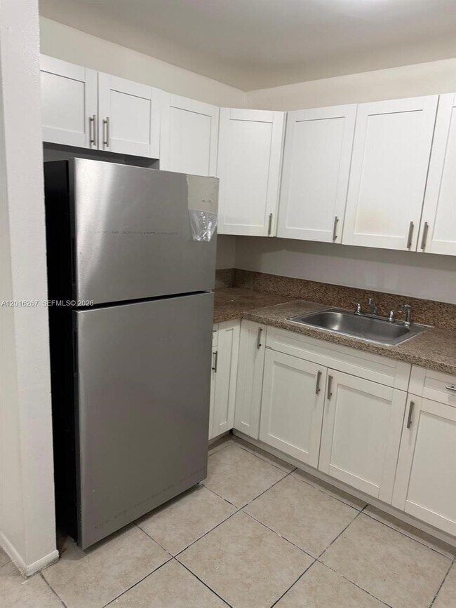 Building Photo - 3255 Coral Ridge Dr