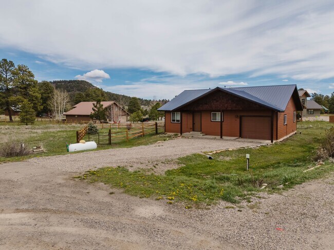 Building Photo - 55 Navajo St