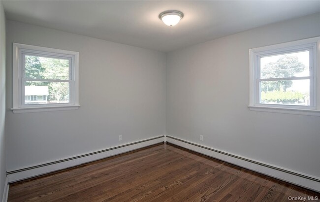 Building Photo - 16 Elmwood Dr