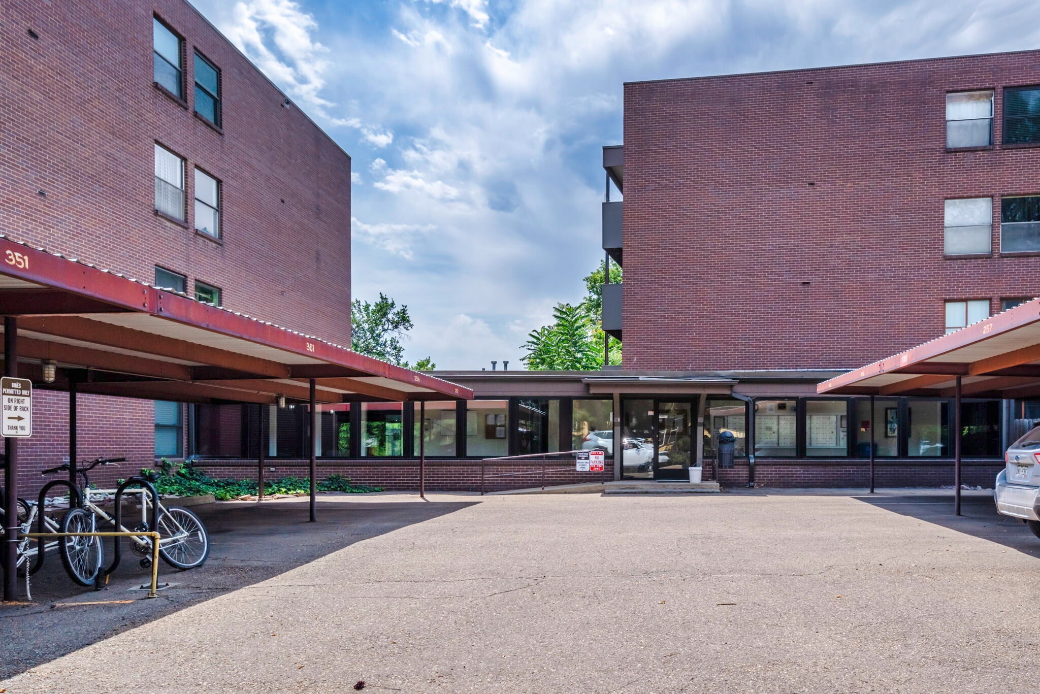 Building Photo - 2227 Canyon Blvd