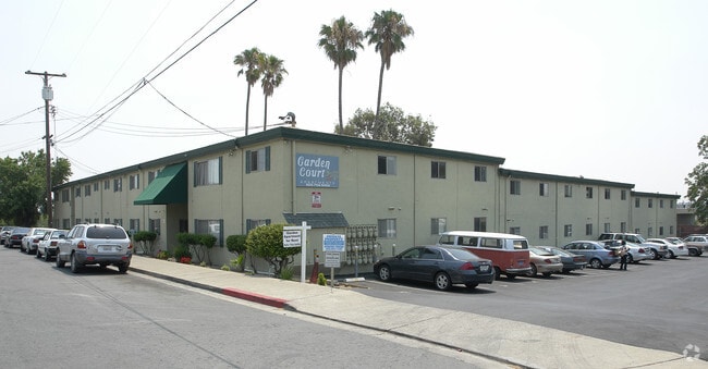 Building Photo - Oakridge Apartments