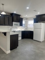 Building Photo - 404 E 2nd St