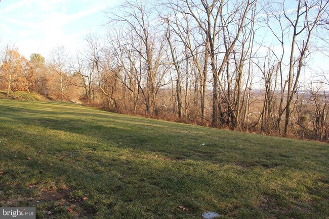 Building Photo - 506 Quincy St