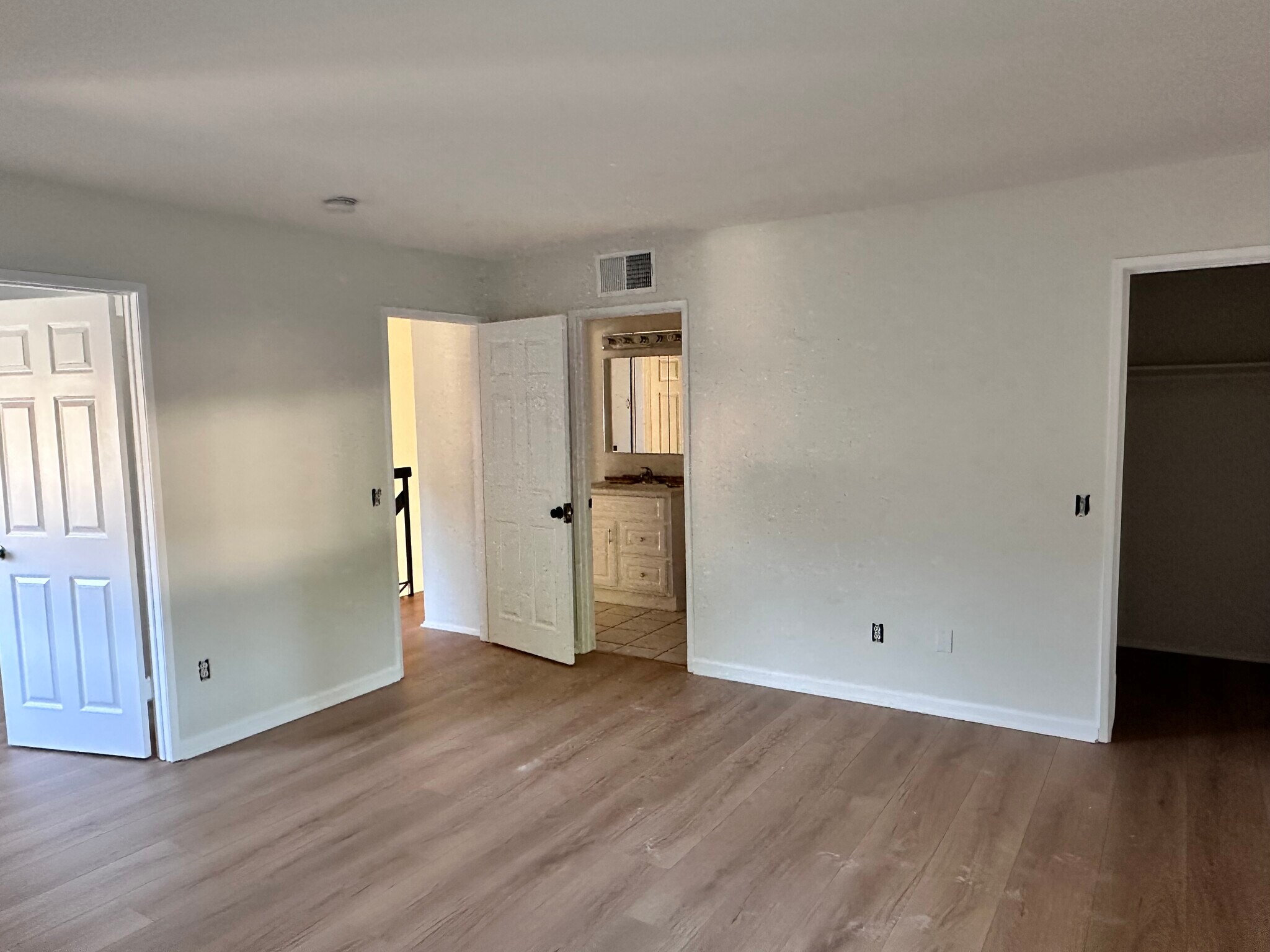 Building Photo - 14156 Oro Grande St