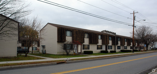 60 E Main St - Fonda Town Houses