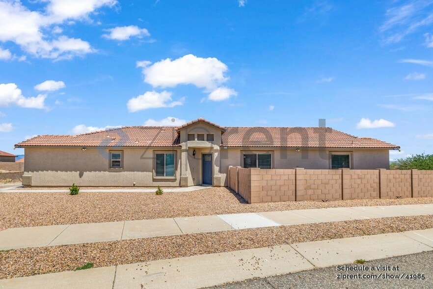 Primary Photo - 1704 Tenen Pass Dr