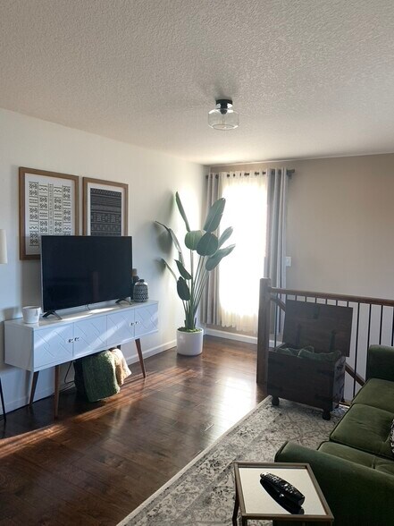 Building Photo - 5401 NE 66th Dr