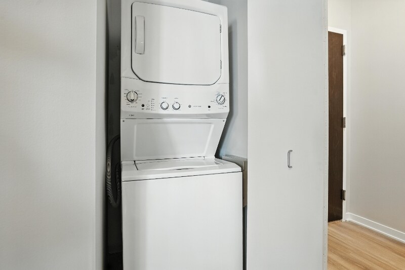 Building Photo - 355 E Ohio St