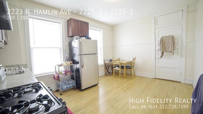 Building Photo - 2223 N Hamlin Ave