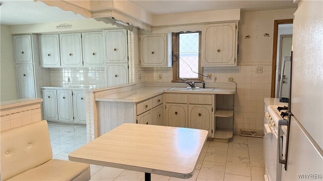 Building Photo - 2547 William St