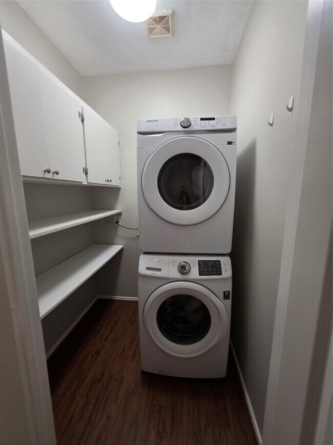 Building Photo - 2614 White Ibis Ct