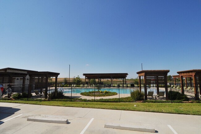 Building Photo - 2513 Ponca Dr