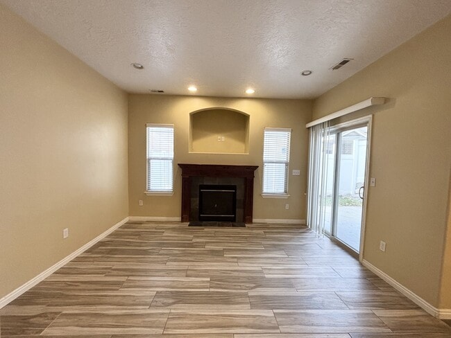 Building Photo - 4596 Red Sage Ct