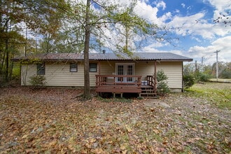 Building Photo - Charming 3-Bedroom Home on a Spacious Lot in Benton, AR – Perfect for Comfortable Living!