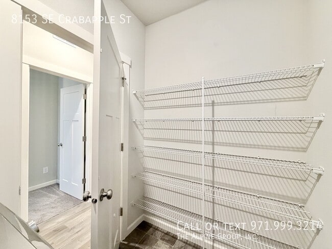 Building Photo - 8153 SE Crabapple St