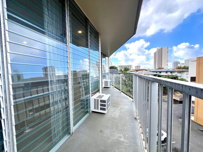 Building Photo - 1687 Pensacola St