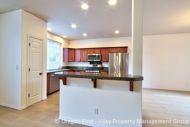 Building Photo - 10568 SW Washington St