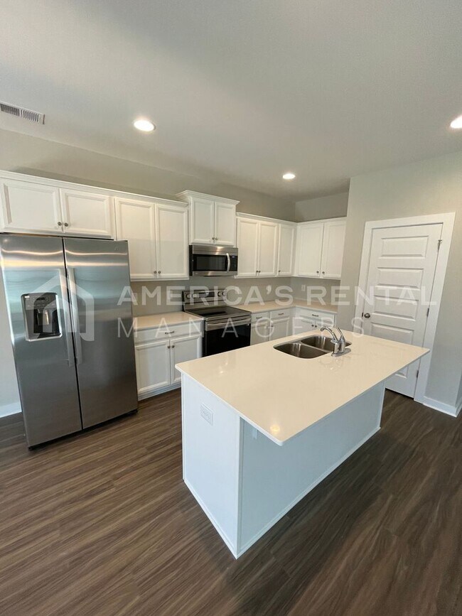 Building Photo - 298 Shiloh Creek Dr